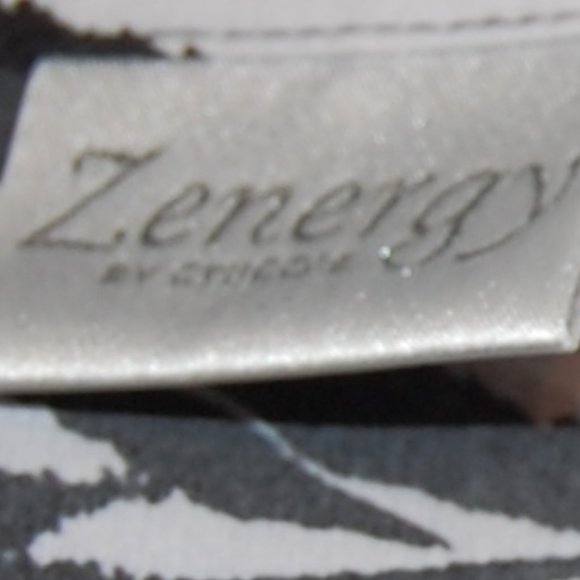 ZENERGY by CHICO Zebra Print Zipper Jacket With High Neck Size 1-Small Size 6-8 - Picture 11 of 11